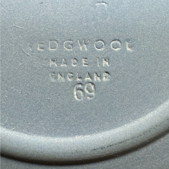 Vintage Wedgwood Pale Blue Jasper Sweet Dish Round with Box And Receipt ‘69 - Picture 13 of 15
